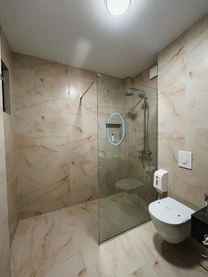 Clinton Tirana Inn 외부 사진