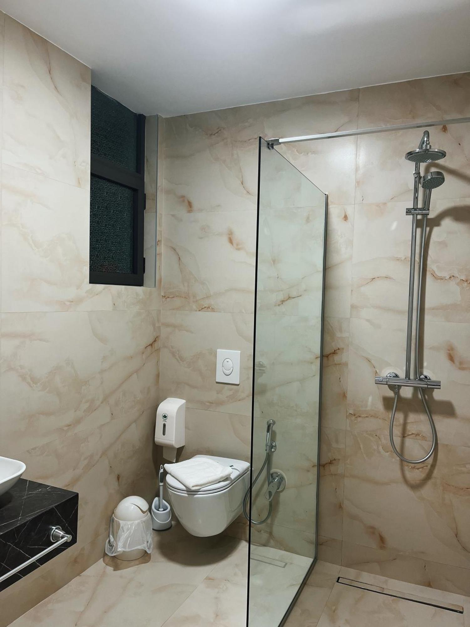 Clinton Tirana Inn 외부 사진