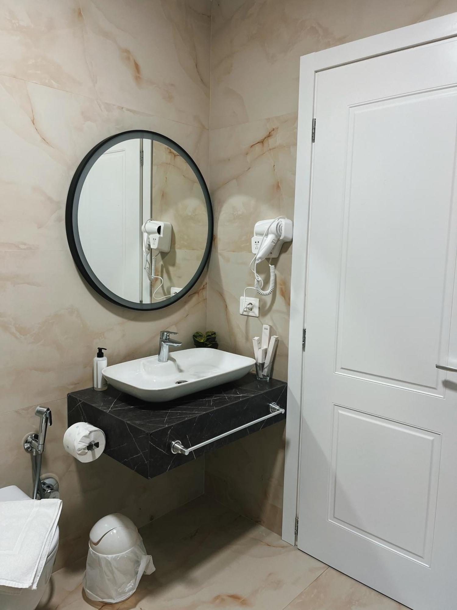 Clinton Tirana Inn 외부 사진