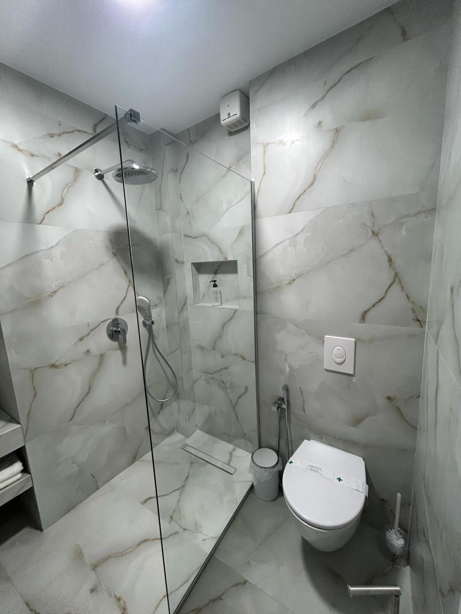 Clinton Tirana Inn 외부 사진